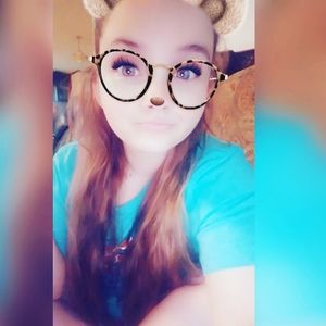 Meet your Posher, Deena